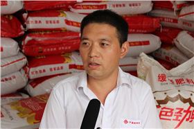 蒙城县海民农资销售有限公司总经理胡海民接受采访